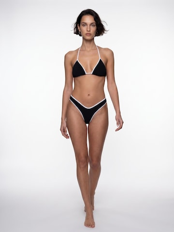 Flavia Valentini Triangel Bikini 'Bikini Triangolo Contrast Black & White' in Zwart