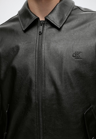 Calvin Klein Jeans Jacke in Schwarz