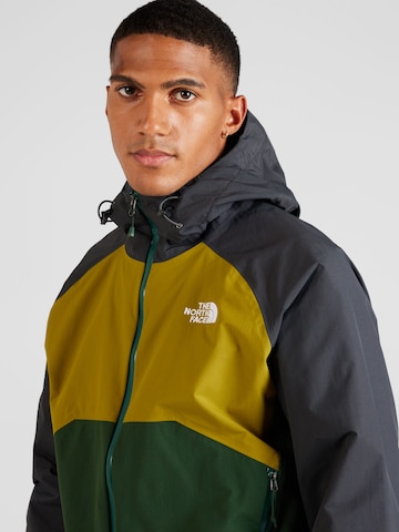THE NORTH FACE - Ajuste regular Chaqueta de montaña 'Stratos' en verde