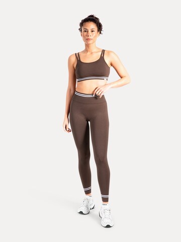 Smilodox Sporttop in Bruin