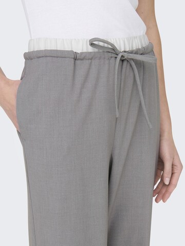 ONLY Wide Leg Hose in Grau
