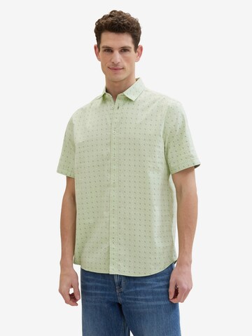 TOM TAILOR جينز مضبوط قميص بلون أخضر: الأمام
