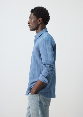 MANGO MAN Regular fit Button Up Shirt 'Rug' in Blue