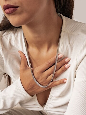 Collana 'Serpent Line' di Hey Happiness in argento