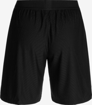 NIKE Slimfit Sportshorts 'Vapor IV' in Schwarz