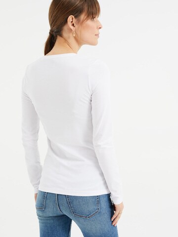 T-shirt WE Fashion en blanc