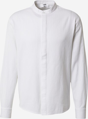 ABOUT YOU x Kevin Trapp Button Up Shirt 'Valentin' in White: front