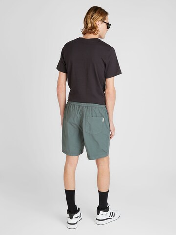 Loosefit Pantaloni 'City Relax' de la Iriedaily pe verde