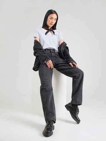 LEVI'S ® Póló 'Favorite Cotton V-Neck Tee' - fehér