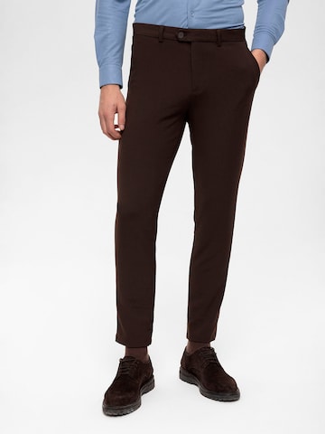 Antioch Regular Chino trousers in Brown