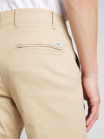 JACK & JONES Liibuv Chino-püksid 'MARCO FRED', värv beež