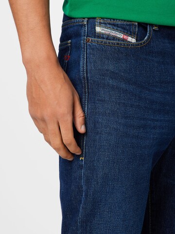 DIESEL Regular Jeans 'VIKER' in Blue