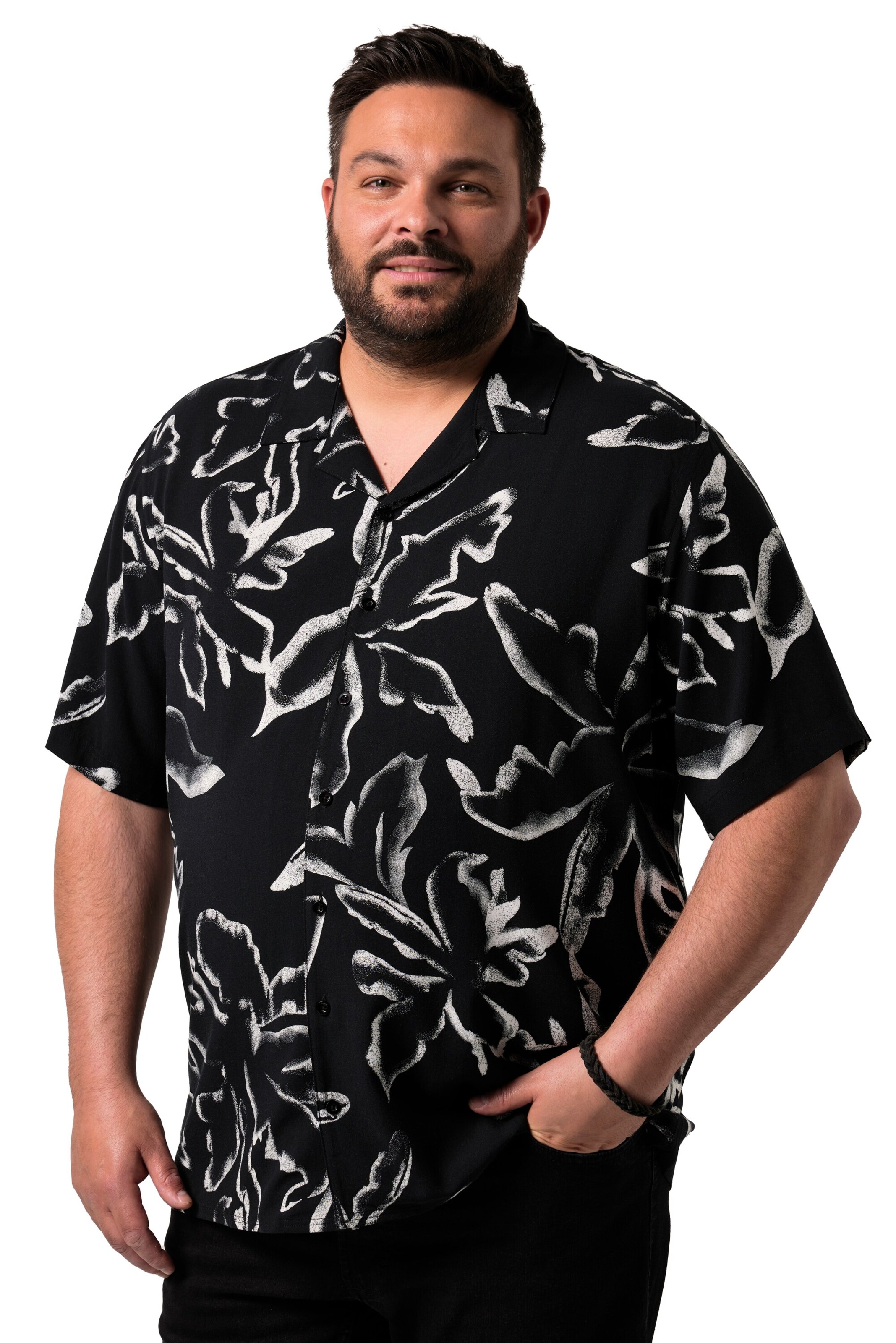 Men Plus Regular fit Button Up Shirt in Black: front