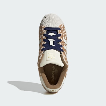 ADIDAS ORIGINALS Σνίκερ χαμηλό 'Superstar II' σε καφέ