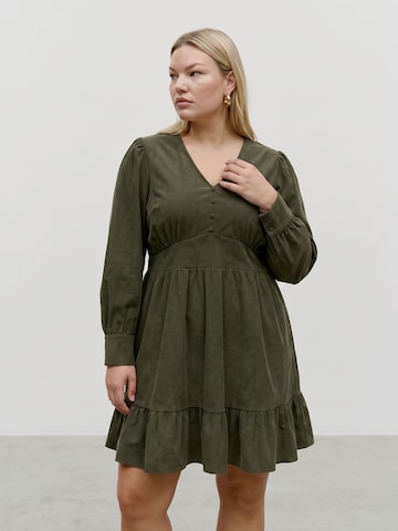Vero Moda Curve Sukienka 'CELLY ' w kolorze zielony