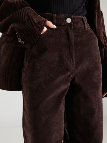 SELECTED Wide Leg Housut 'SLFRUNA' värissä ruskea