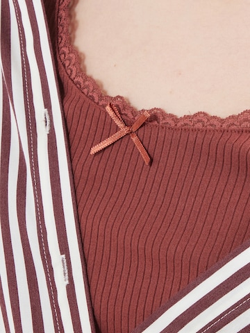 Tricou 'Sanja' de la ABOUT YOU pe maro