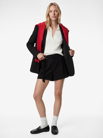 Koton Regular Shorts in Schwarz