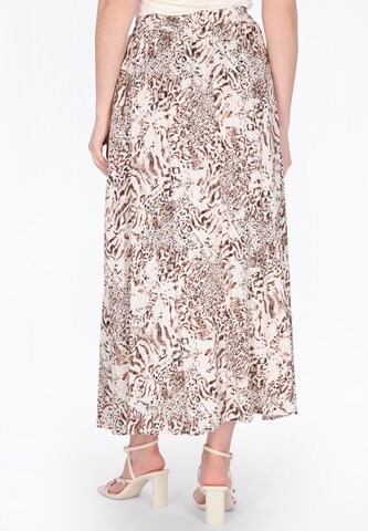 Usha - Falda en blanco