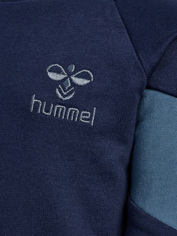 Hummel Sweatshirt 'KRIS' in Blauw