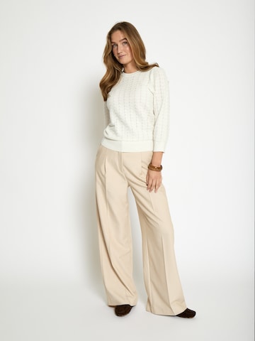 Pullover 'Rosy' di Peppercorn in bianco