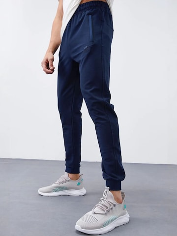 Tommy Life - Skinny Calças de desporto 'Jogginghose' em azul