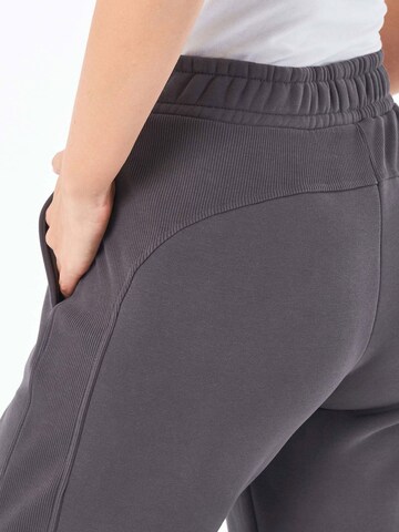 Organication Regular Pants in Grey