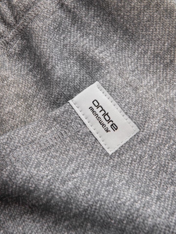 Ombre Regular Sporthose‌‌‌‌‌‌‌‌ in Grau