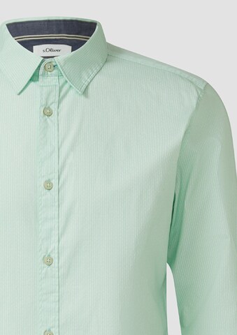 Coupe slim Chemise s.Oliver en vert