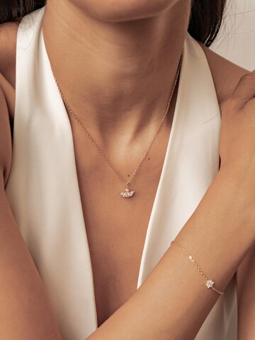 Collana 'Marquise Flower' di Hey Happiness in oro: frontale