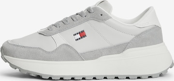 Tommy Jeans Platform trainers in Grey: front