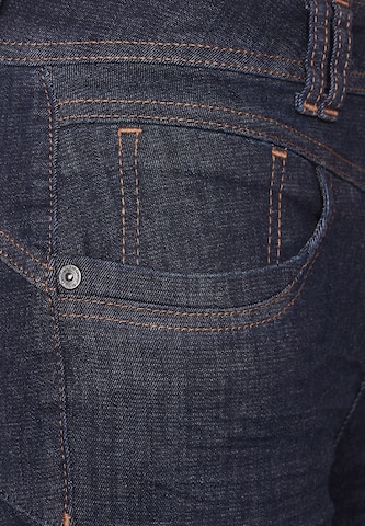 STREET ONE Slimfit Jeans in Blauw