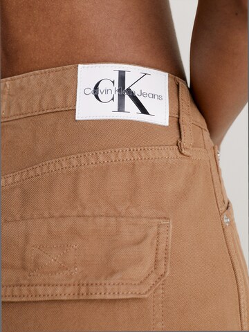 Calvin Klein Jeans Loosefit Cargojeans i brun