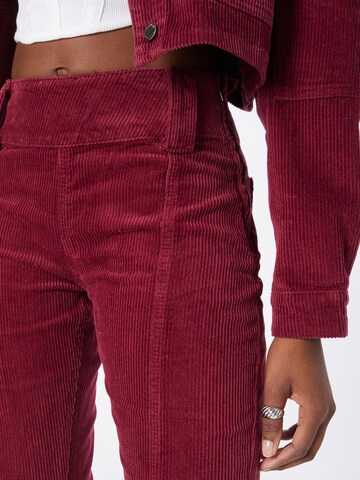 évasé Pantalon Nasty Gal en rouge