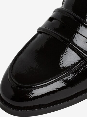 Chaussure basse TAMARIS en noir