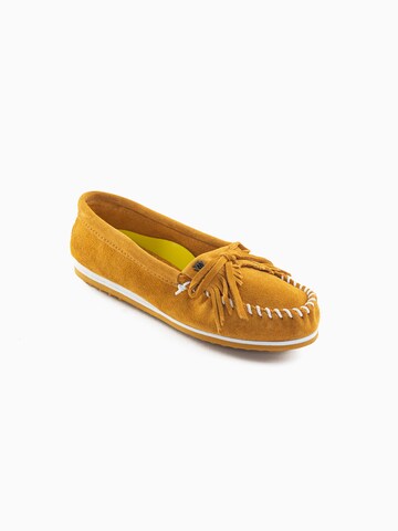 Minnetonka Moccasins 'Kilty plus' in Yellow