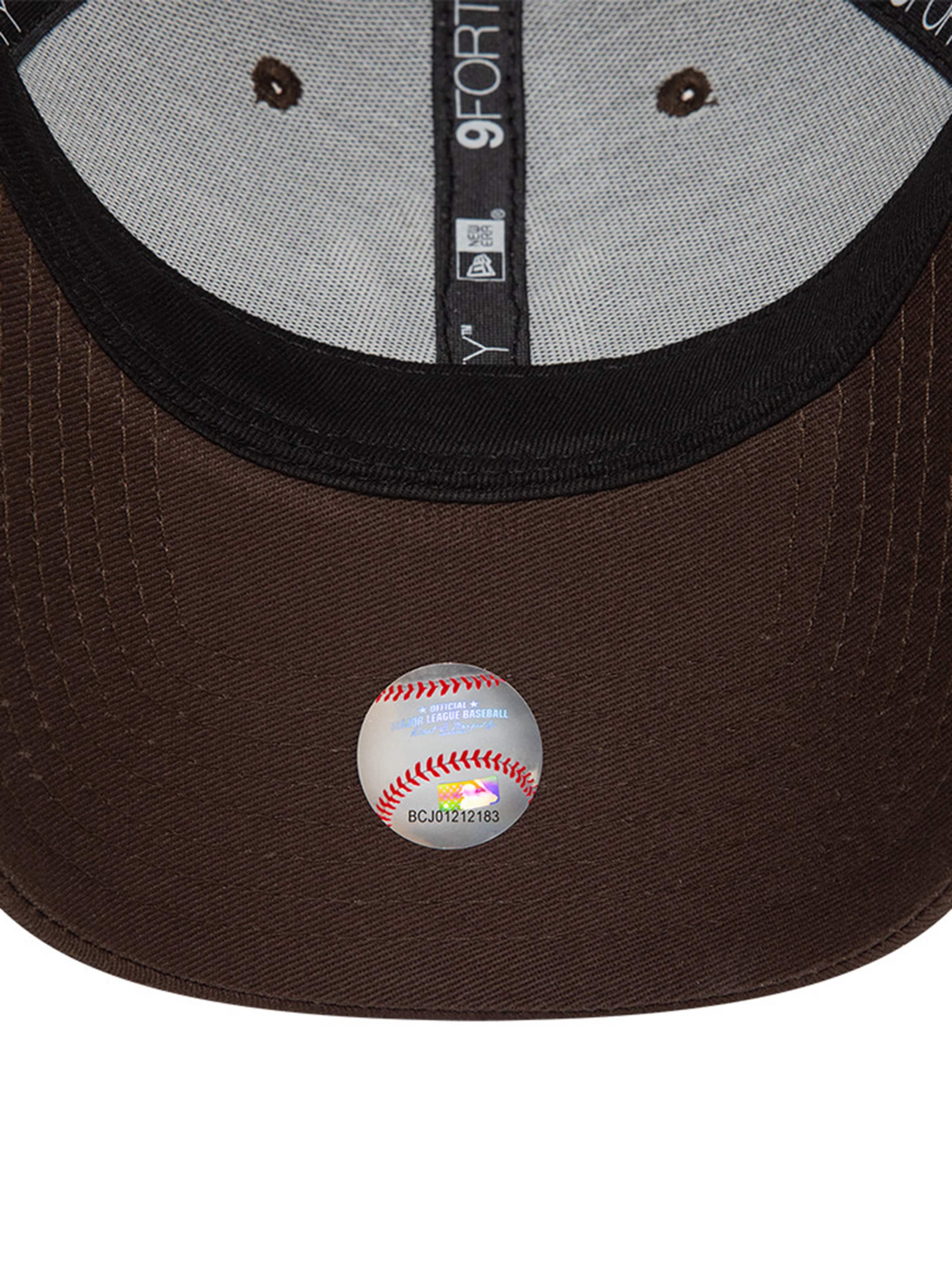 Cappello da baseball 'NOS LEAGUE ESS 9FORTY NEYYAN' di NEW ERA in marrone