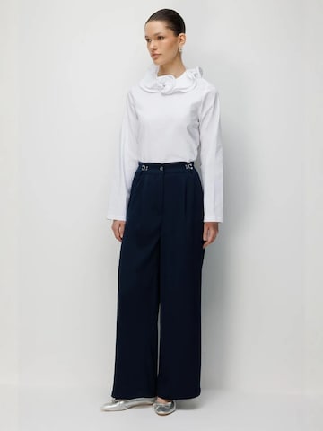 Wide leg Pantaloni con pieghe di MixRay in blu