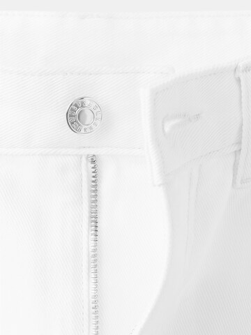 Barrel Jeans 'BIMBA' de la MANGO pe alb