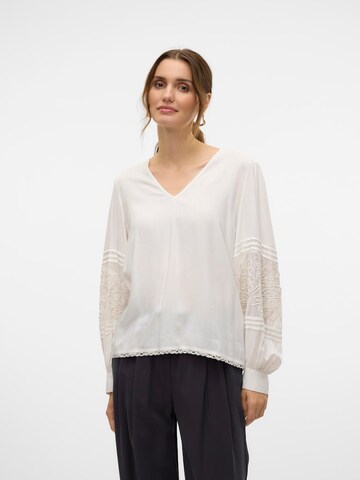 Chemisier 'VMNicola' VERO MODA en blanc : devant