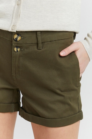 Oxmo Regular Chinoshorts 'Piera' in Grün