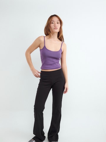 BALMOHK Levenevä Leggingsit värissä musta