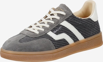 Baskets basses GANT en gris : devant