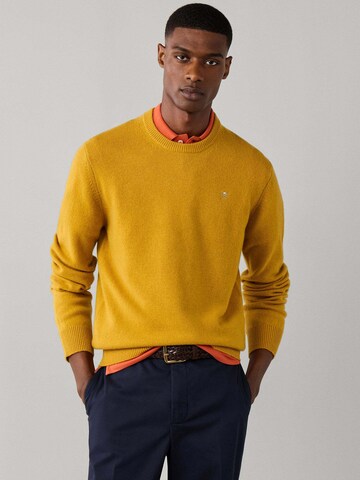 Hackett London Sweater in Yellow: front