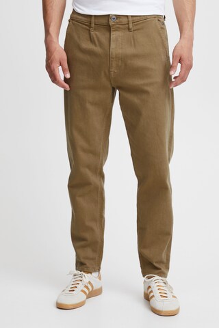 BLEND Tapered Pleated Jeans in Brown: front