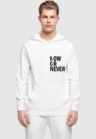 Merchcode Sweatshirt 'Now Or Never' in Weiß: Vorderseite