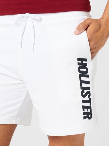 HOLLISTER Normalny krój Spodnie w kolorze biały