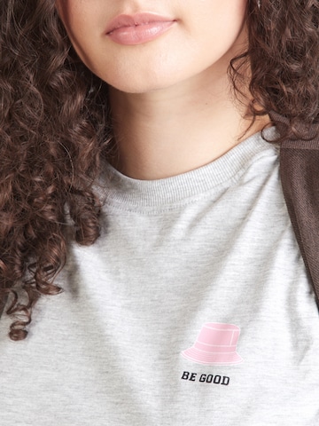 ONLY Carmakoma - Camisa em cinzento