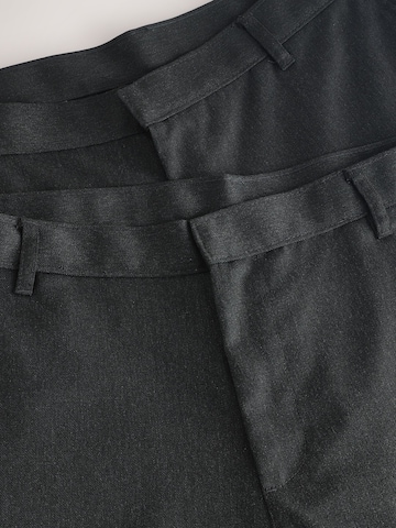 Next Slimfit Hose in Grau