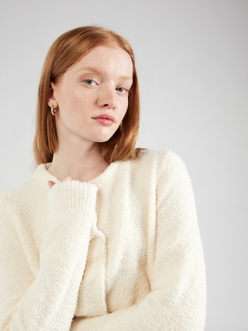 Cardigan 'MAYA' CATWALK JUNKIE en blanc